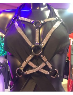 8. DOMINIKA SANSEN svart “diamant” vegan kedje/harness